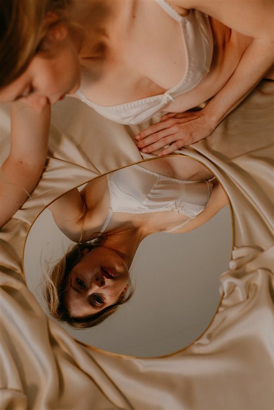 Camille, Bralette in satin silk and lace - Ariane Delarue Lingerie