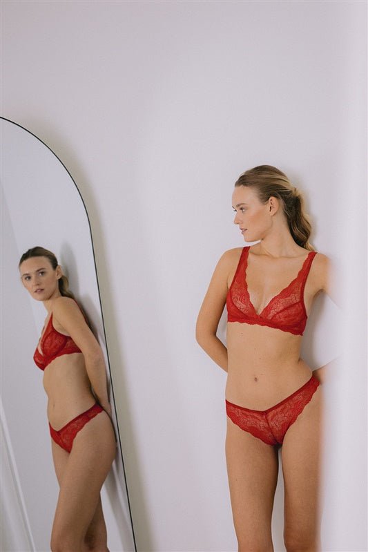 Soft Bralette in red stretch lace - Ariane Delarue Lingerie