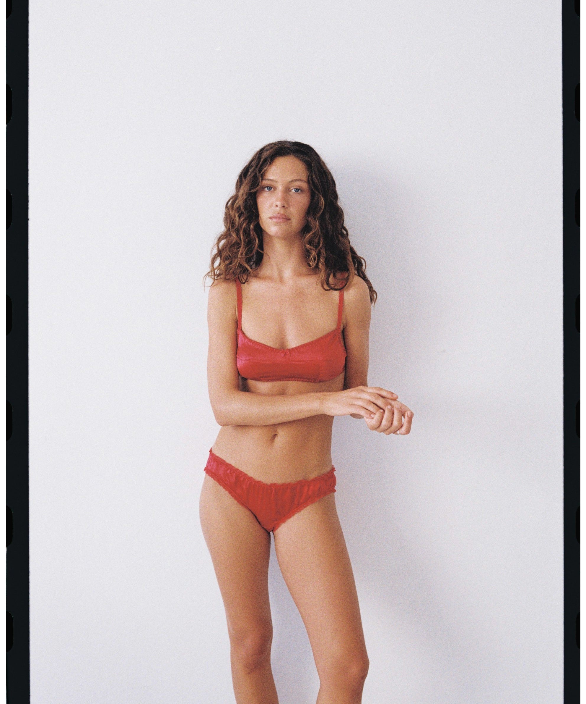 Camille, Bralette in Red Silk - Ariane Delarue Lingerie