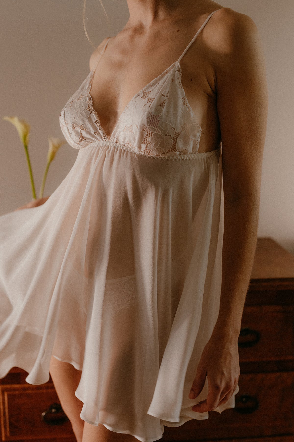 Laura, Nightdress in sheer silk and french lace - Ariane Delarue Lingerie