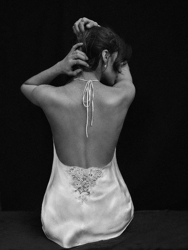 Silk satin camisole in white with French lace appliqué at the back - Ariane Delarue Lingerie