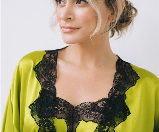 Silk satin robe in lime green with French lace - Ariane Delarue Lingerie